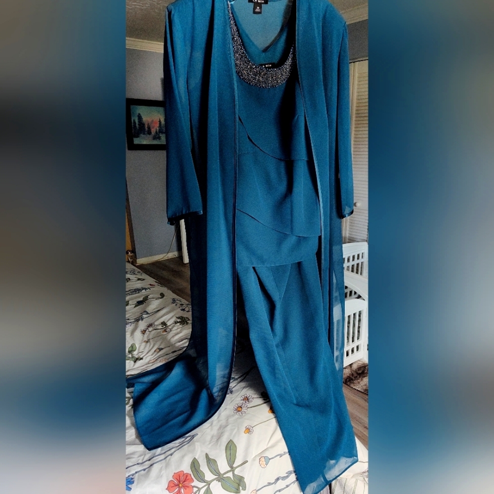 Formal pantsuit size 18 NEVER WORN!